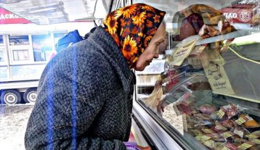 Обед с мясом стал роскошью для тысяч казахстанских пенсионеров
