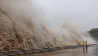 Казахстанцы не могут вылететь домой из-за тайфуна в Китае