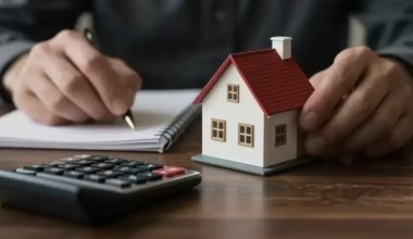 Сотрудники Отбасы банка брали деньги за продвижение очереди на жилье
