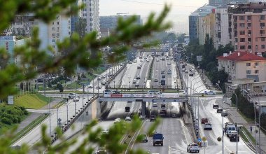Больницы на генераторах, метро закрыто: как работают службы Алматы
