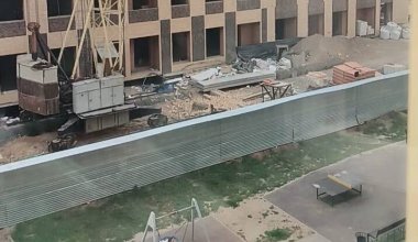 Ребенка ударило током на детской площадке в Астане
