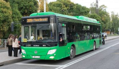Казахстанцев освободят от платы за проезд на один день