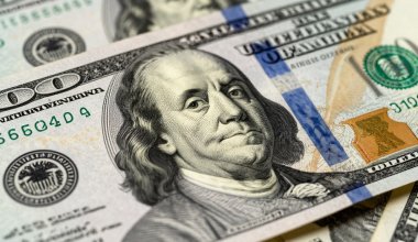 Резкое падение доллара: что происходит в казахстанских обменниках
