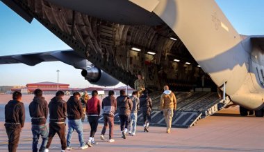 Отправляют не на родину: выяснилось, в какие страны США депортируют нелегалов