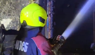 Бутики одного из рынков сгорели в Алматы