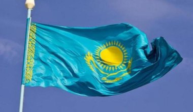Выборы еще впереди, а Құрылтаев уже десять