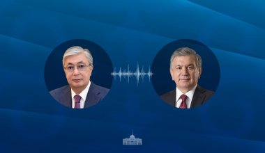 Мирзиёев позвонил Токаеву