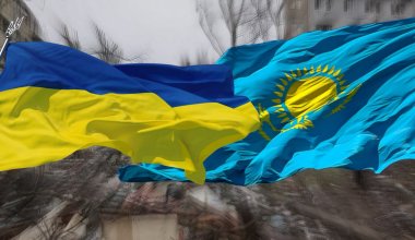 Поздравление сквозь дым войны: что стоит за словами президента Токаева в День независимости Украины