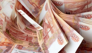 Рубли снова начали раскупать в Казахстане: что происходит