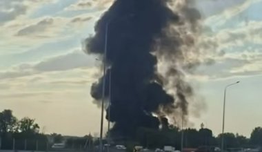 Крупный пожар произошёл в цехе под Алматы