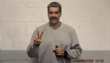 Николас Мадуро показал фото из тюрьмы США и удивил внешним видом