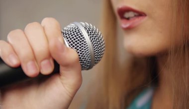 «Матушка-земля» на линейке: песня вызвала споры среди казахстанцев