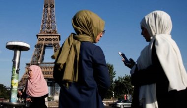 Запрет хиджаба вызвал ожесточенные споры во Франции
