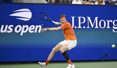 Бублик уничтожил французского теннисиста и вышел в третий круг US Open