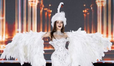 Казахстанка вышла в образе лебедя на «Мисс мира»: соцсети в восторге