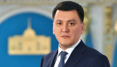 Ерлан Карин: Депутаты Курултая находятся в центре исторического события