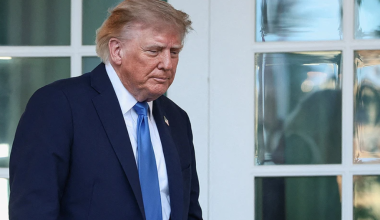 Рейтинг Трампа снизился до 33% менее чем за два месяца до выборов