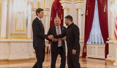Донбасс - ключ к миру? О чём говорили Зеленский и посланники Трампа