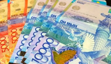 Тенге или Теңге? В Казахстане определились с написанием национальной валюты