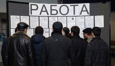 «Закончились не люди, а нужные специалисты»: экономист ответил Бектенову на слова о безработице