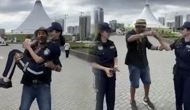 «Подобное поведение неприемлемо»: в полиции подтвердили увольнение сотрудниц после видео с блогером