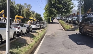 Массовая эвакуация машин в Алматы: в полиции объяснили, что произошло