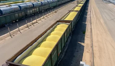Казахстанская сера рискует застрять на пути к Балтике из-за украинских атак