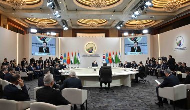 Заводы, нефть и искусственный интеллект: что обсуждают на саммите в Сеуле