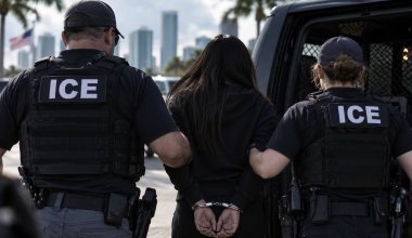 Мать троих детей задержали сотрудники ICE: МИД Казахстана раскрыл детали