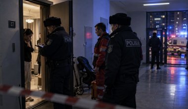 Жена выбегала в подъезд и звала на помощь: новые подробности гибели супругов в Астане