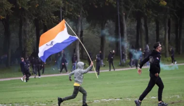 Приветствия Гитлера и нацистские лозунги: ультраправые устроили митинг в Гааге