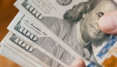 Доллар дорожает второй торговый день подряд