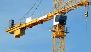 Три зарплаты за потерянную ногу предложили выжившей после падения крана астанчанке