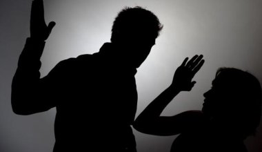 Скандал вокруг семьи с 24 приёмными детьми в Актобе: сироты рассказали о кредитах и насилии