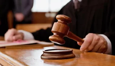 В столичном вузе комендант общежития пять лет обирала студентов и подделывала документы