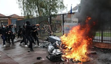 Массовые протесты школьников вспыхнули во Франции