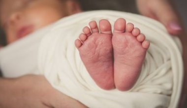 Обстоятельства смерти двух младенцев проверяют в Астане