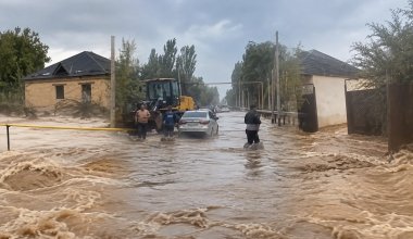 Село в Туркестанской области затопило после сильного дождя