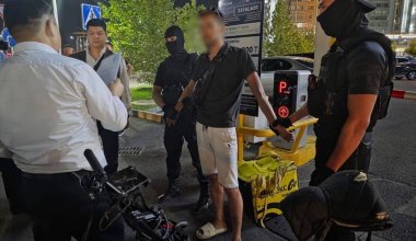 Житель Шымкента выманивал интимные фото у детей