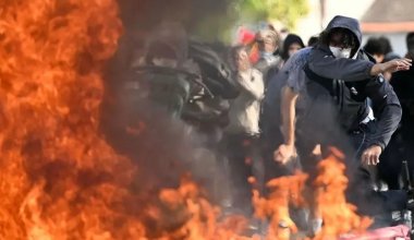 Около 200 школьников пострадали во время протестов во Франции