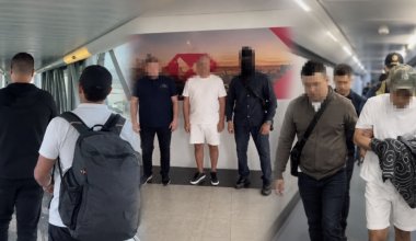Скрывались в ОАЭ: троих разыскиваемых казахстанцев вернули на родину