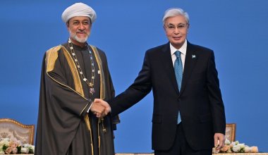 Токаев и султан Омана обменялись высшими государственными наградами
