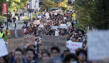 «Справедливость для Джейн Доу»: в США студенты вышли против насилия