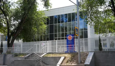 Физматшколу в Алматы перевели на дистанционку после массового отравления