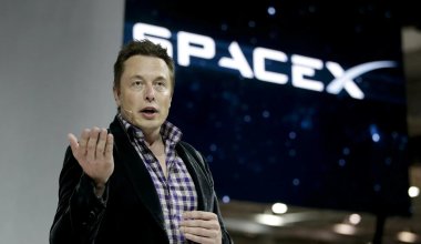 Маск объяснил ограничения работы Starlink для военных Украины