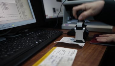 КНБ задержал 19 иностранцев в аэропортах Астаны и Алматы