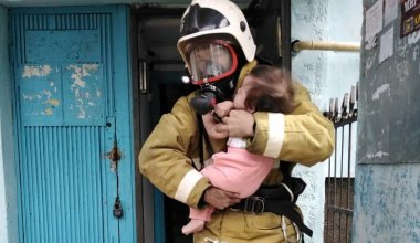 Детей эвакуировали из горящего дома в Кызылорде