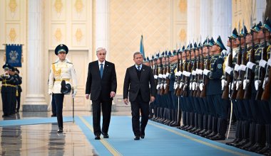 Токаев встретился с премьером Камбоджи в Астане