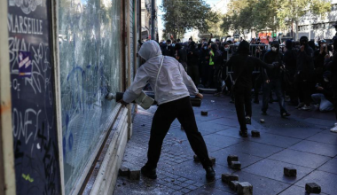 Во Франции вспыхнули протесты против дороговизны