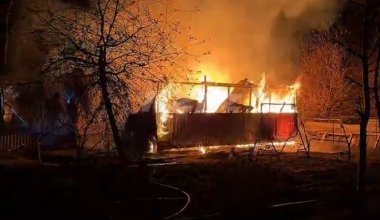 Риск взрыва: крупный пожар тушили в Актобе